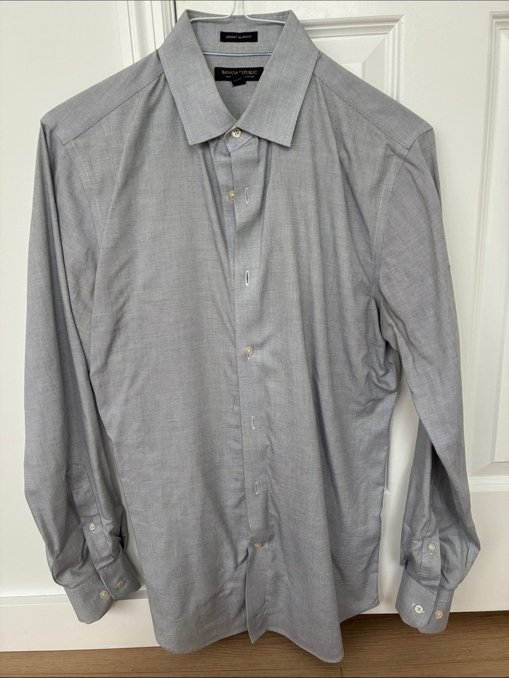 Banana Republic Men's Light Gray Button-Down Dress Shirt